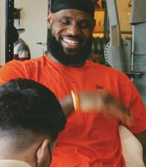 纹身师纹吃瓜,吃瓜少女的个性演绎